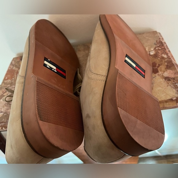 Tommy Hilifingr leather Cream Oxford Shoes with Suede Material and Sturdy Sole - Picture 6 of 8